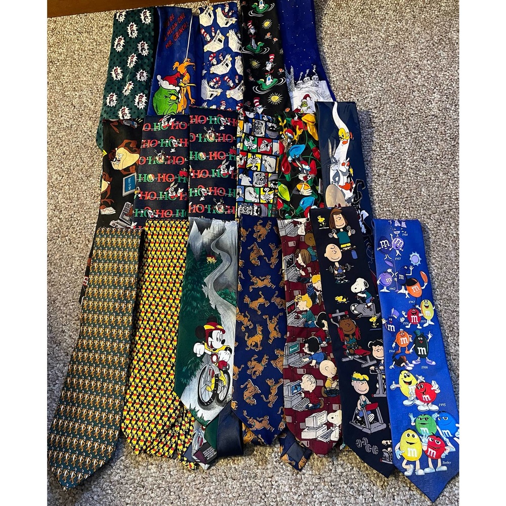 Novelty Lot of 18 vintage Men's Neck Ties Peanuts, Dr. Seuss, Looney Tunes,